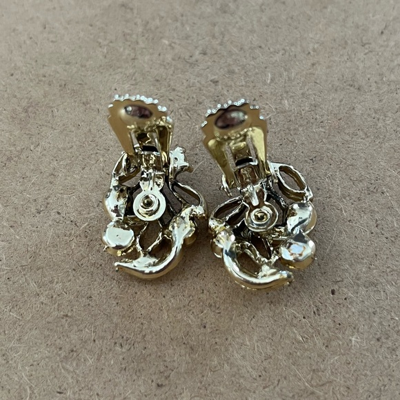 Gold Tone Faux Pearl Necklace and Vintage Faux Clip Earrings - Picture 9 of 12